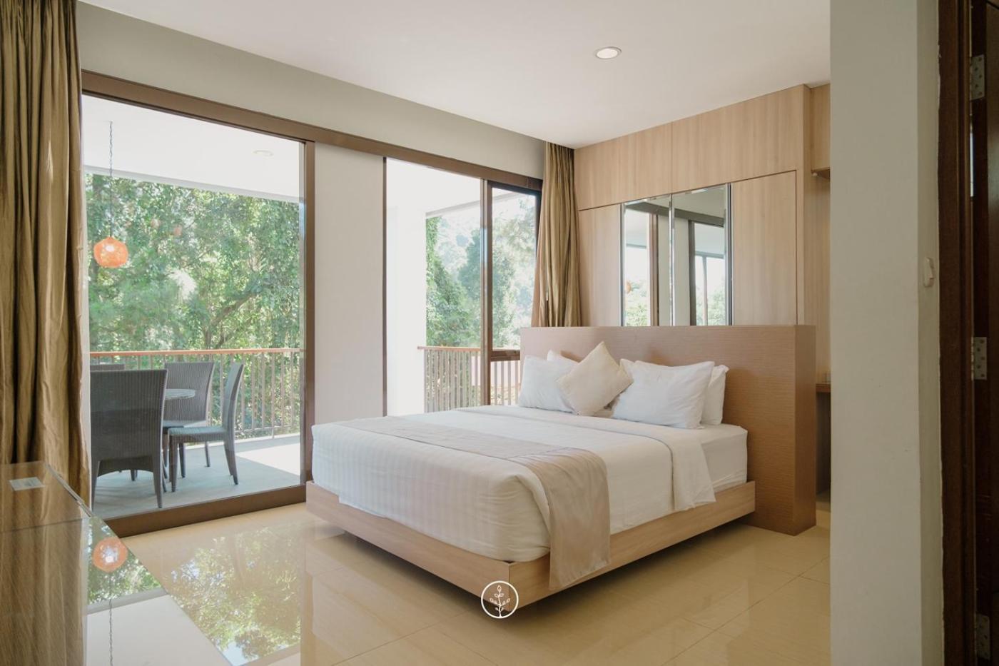 Narwastu Hill View Villa 6 Bedrooms With A Private Swimming Pool Bandung Exterior foto